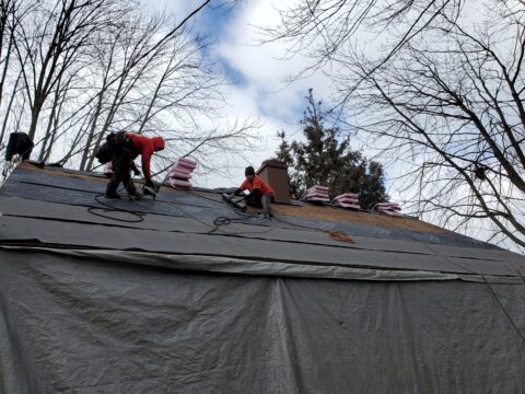 How much does a bundle of shingles weigh