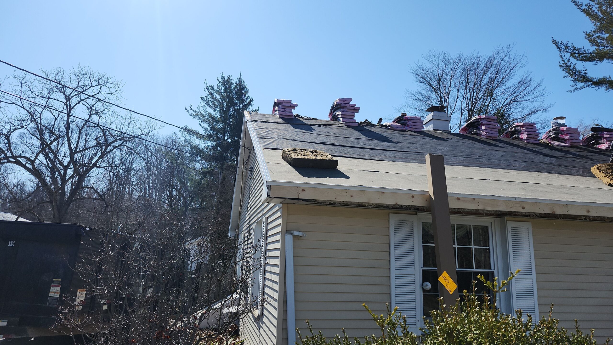 Who To Call If Roof Is Leaking