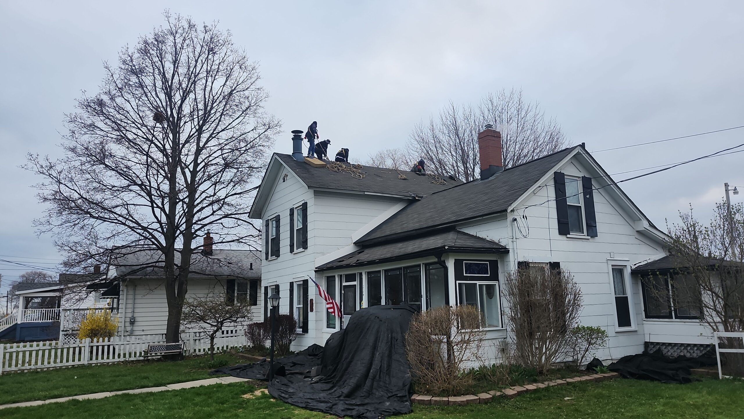 **How a Residential Contractor Can Transition to Commercial Roofing**