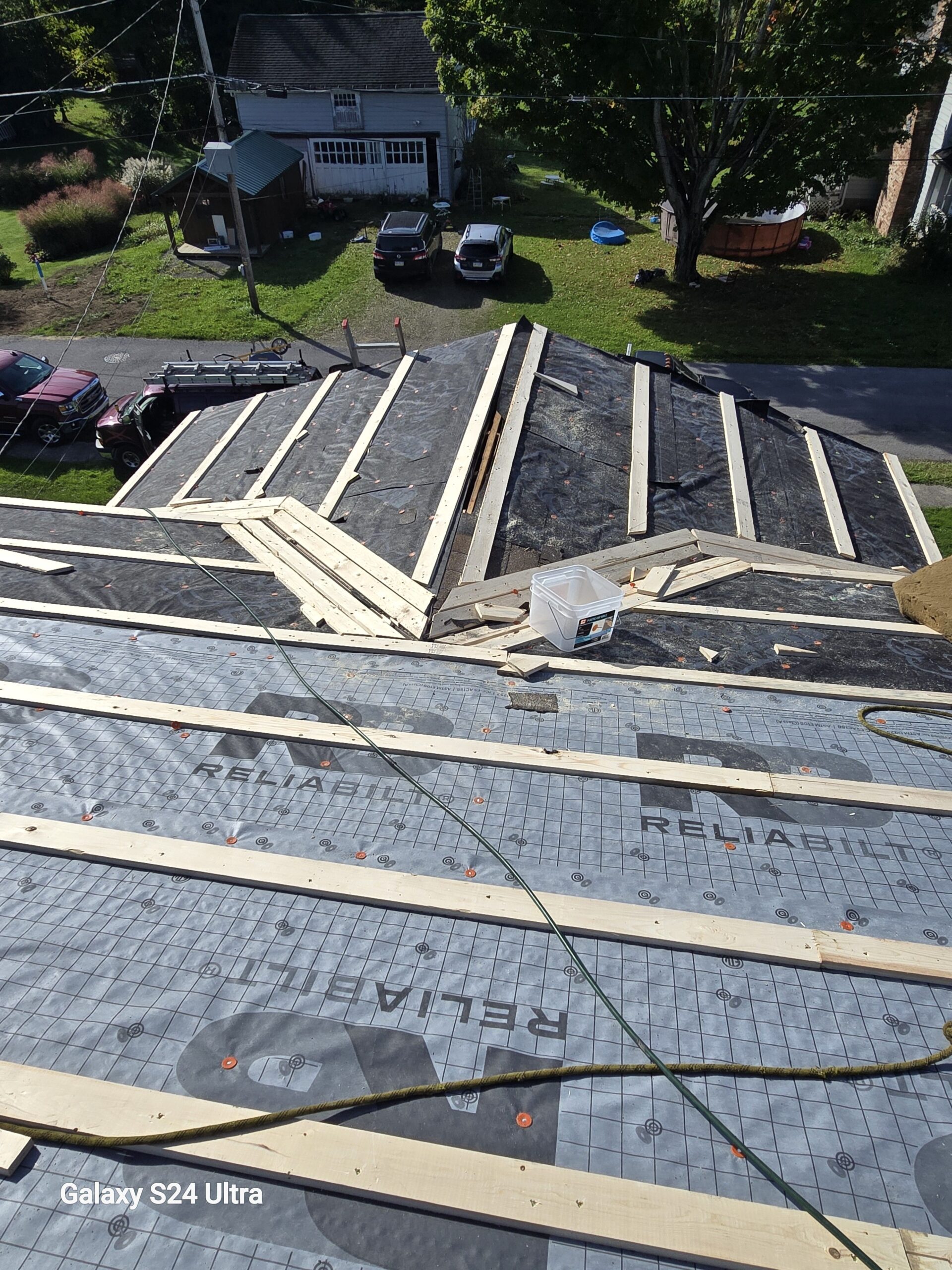 **Seamless Gutters vs. Regular Gutters: