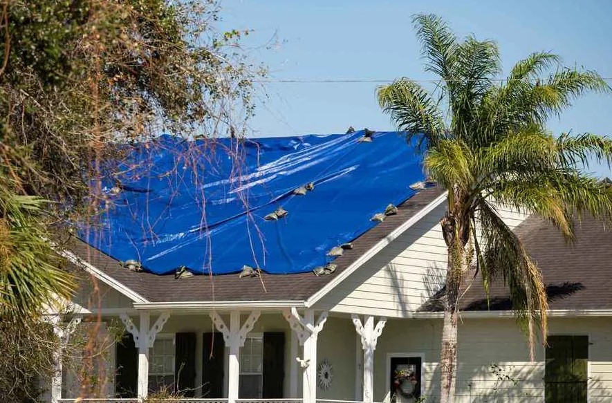 emergency roof tarping