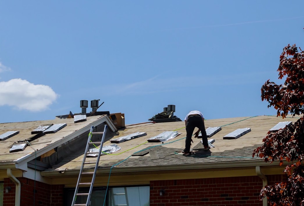 licensed roofing contractor